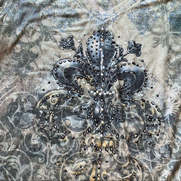 Greensource size large T-shirt.Long sleeve.
Shades of green and cream. - Picture 4 of 6